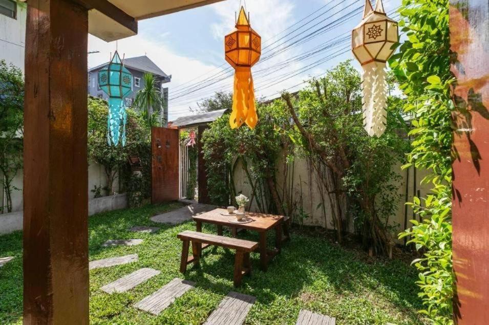 Nearthepark Backpack House Ostello Chiang Mai Esterno foto