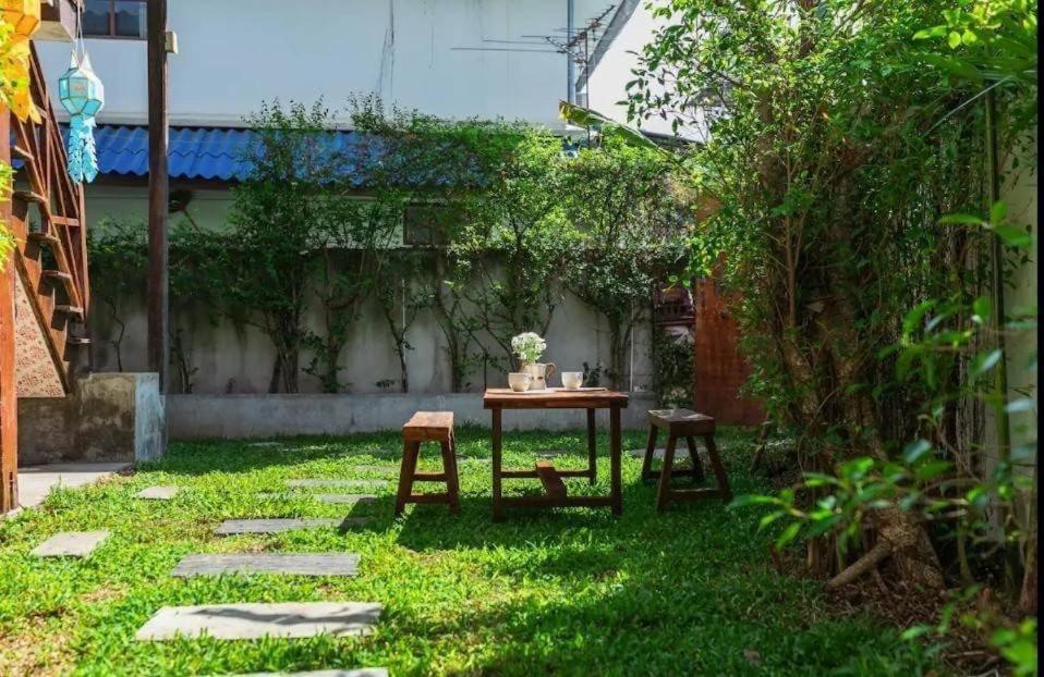 Nearthepark Backpack House Ostello Chiang Mai Esterno foto