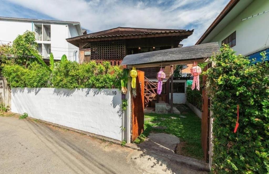 Nearthepark Backpack House Ostello Chiang Mai Esterno foto