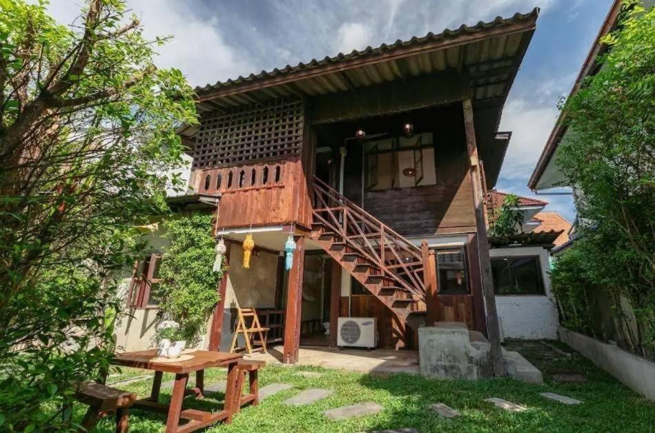 Nearthepark Backpack House Ostello Chiang Mai Esterno foto